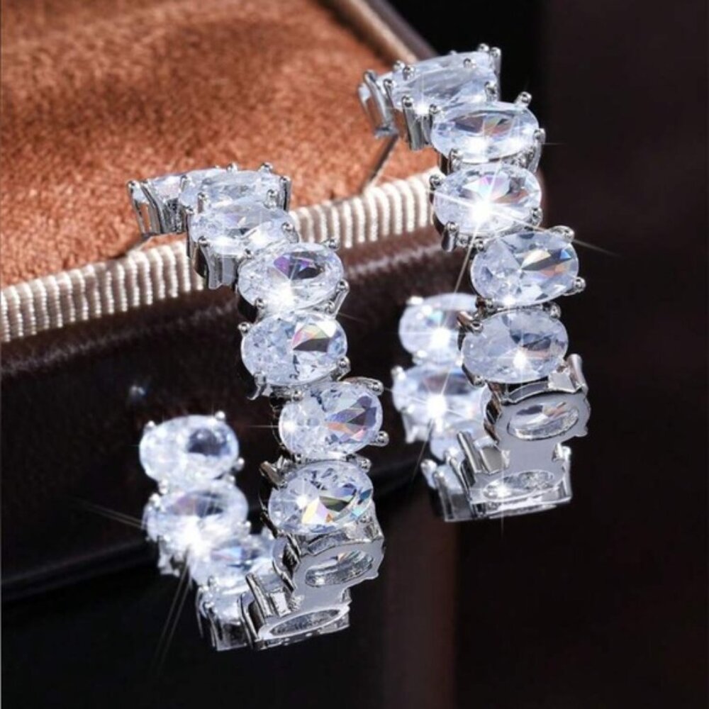 Silver Hoop Earrings Q549 - Picture 2 of 9